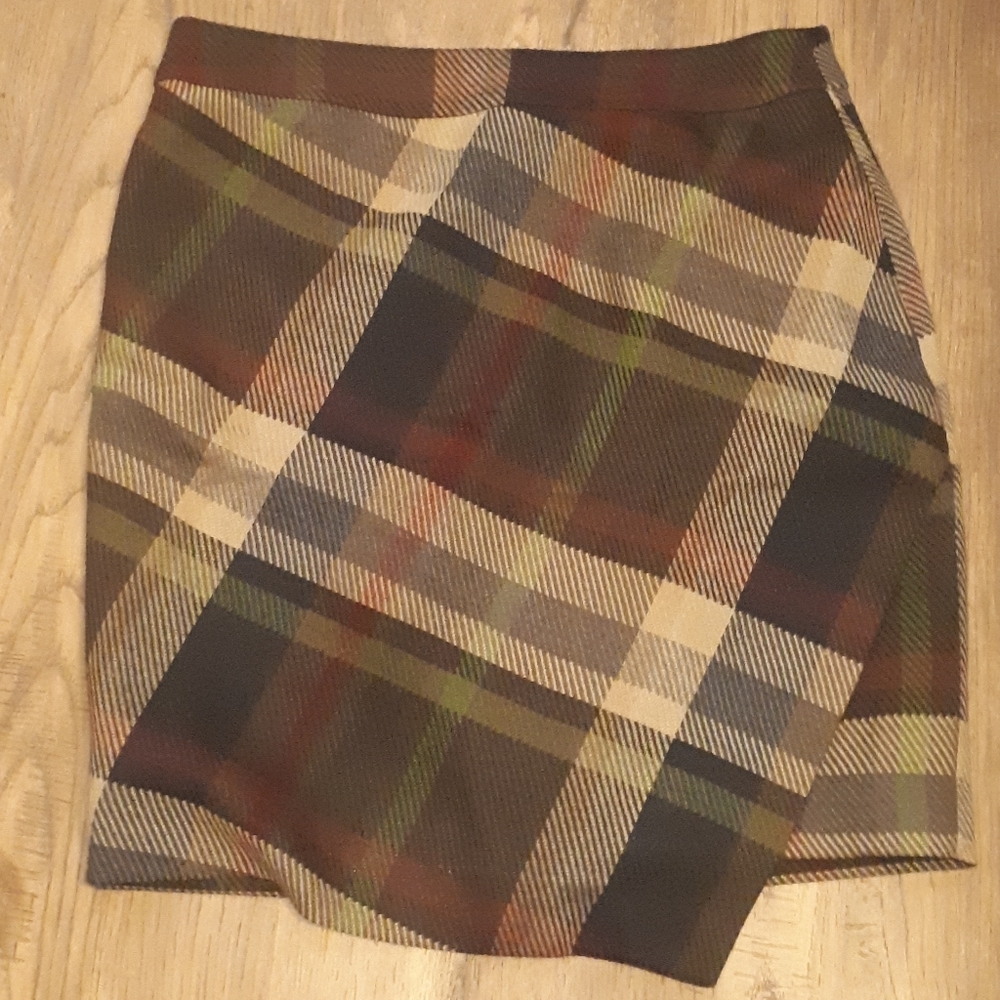 NWOT Le Château Asymmetrical Plaid Skirt